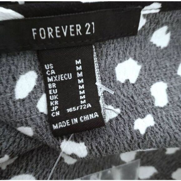 FOREVER 21 BLACK & WHITE ROMPER SZ.M NWT. - Picture 6 of 9